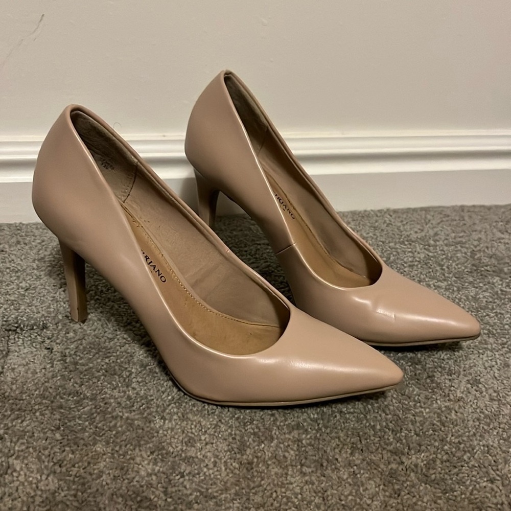 Christian Siriano nude pump heels